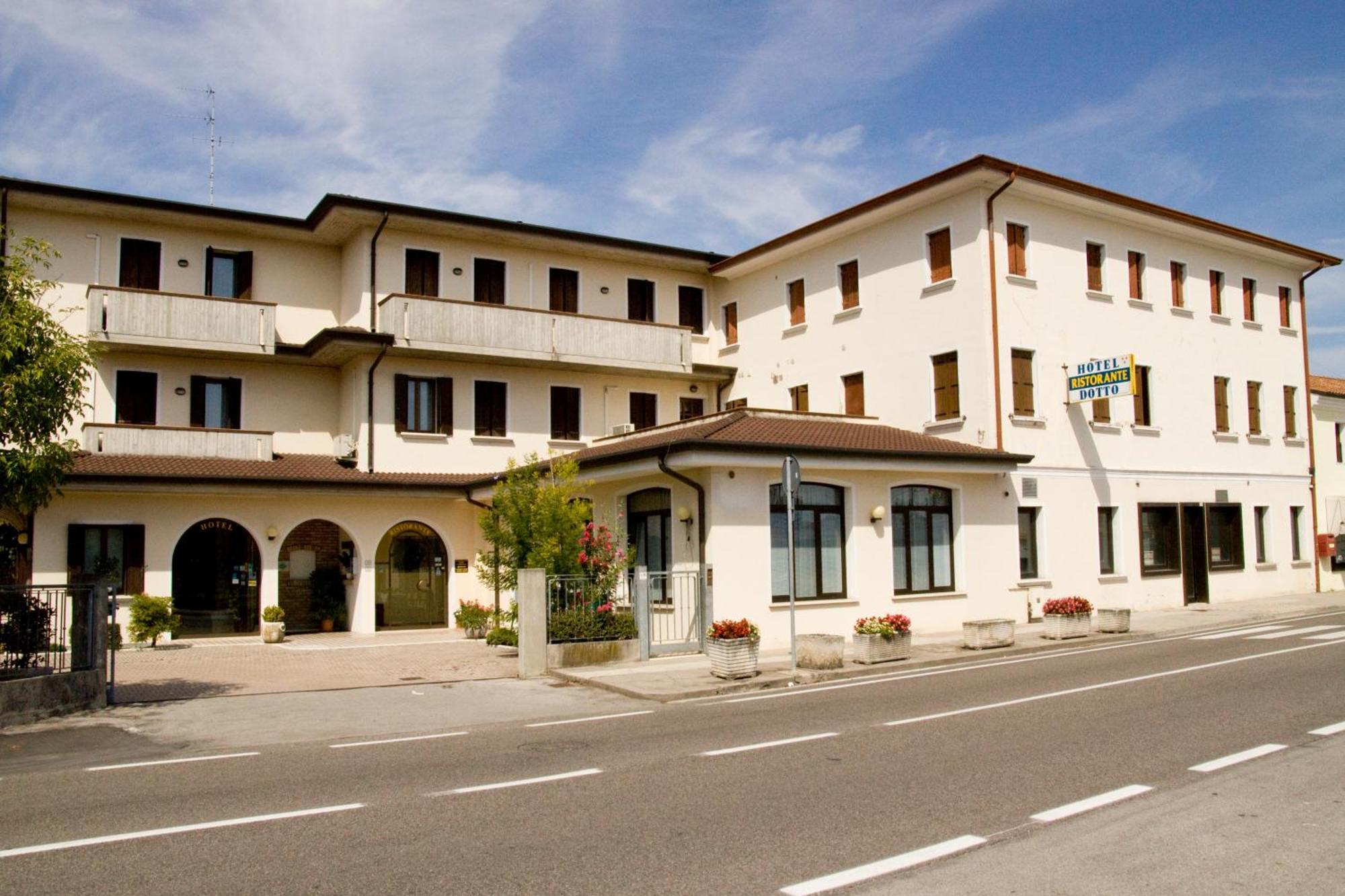 Hotel Ristorante Dotto Varago Exteriér fotografie