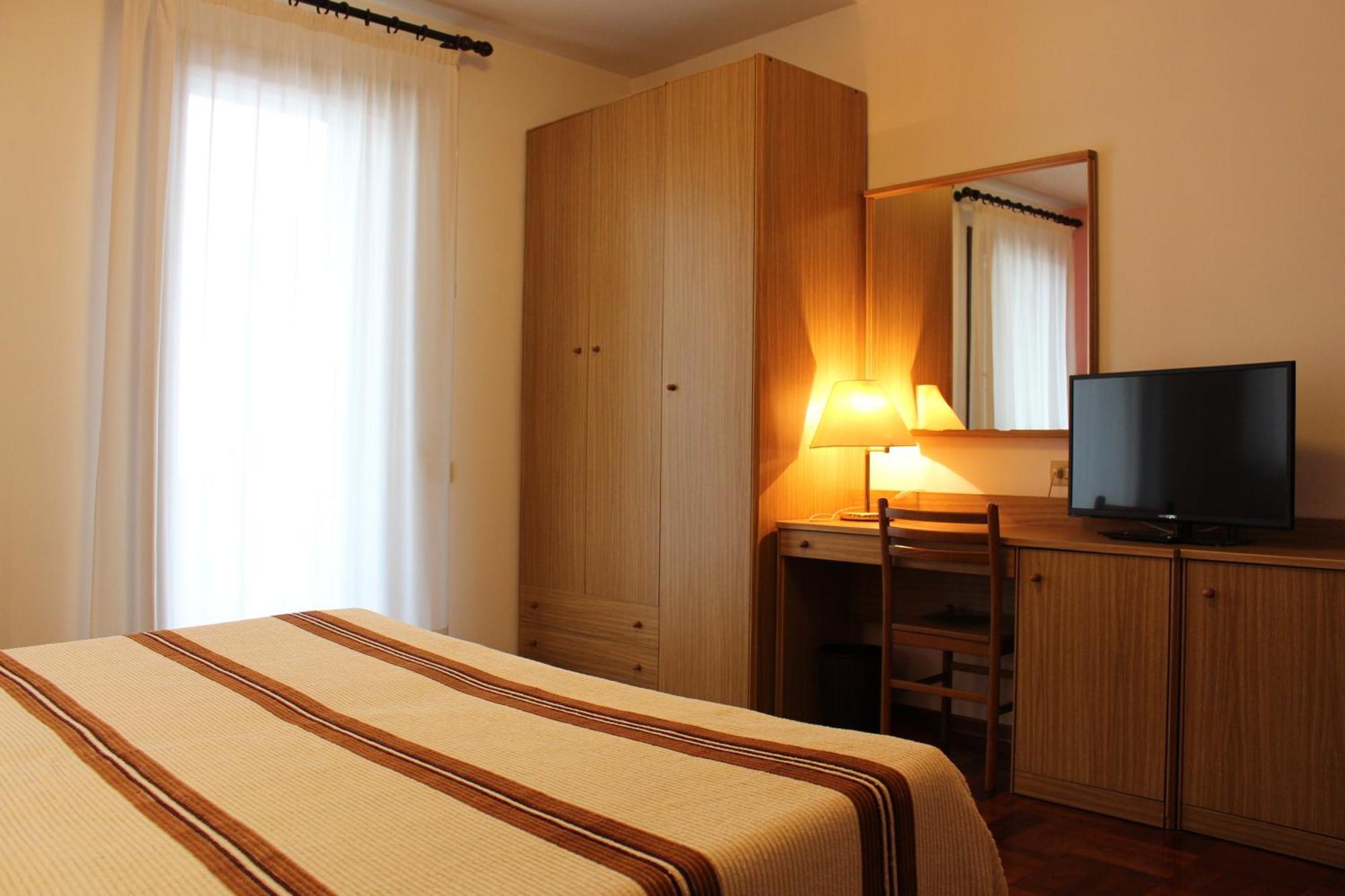 Hotel Ristorante Dotto Varago Pokoj fotografie