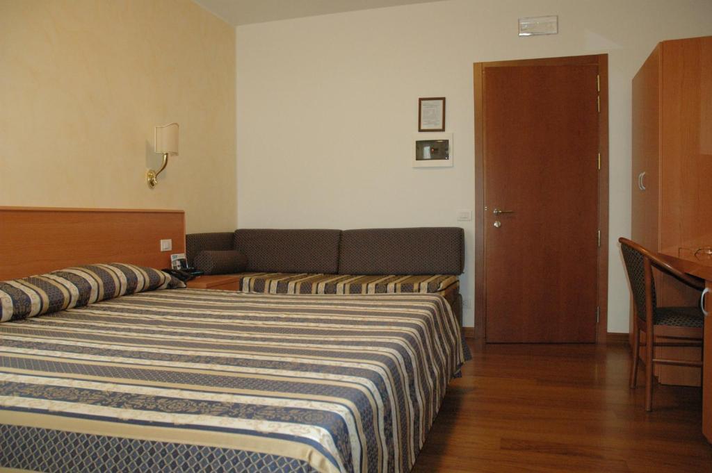 Hotel Ristorante Dotto Varago Pokoj fotografie