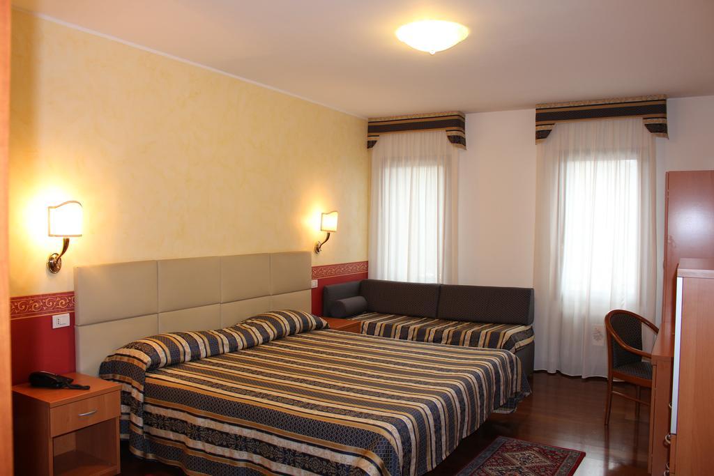 Hotel Ristorante Dotto Varago Exteriér fotografie