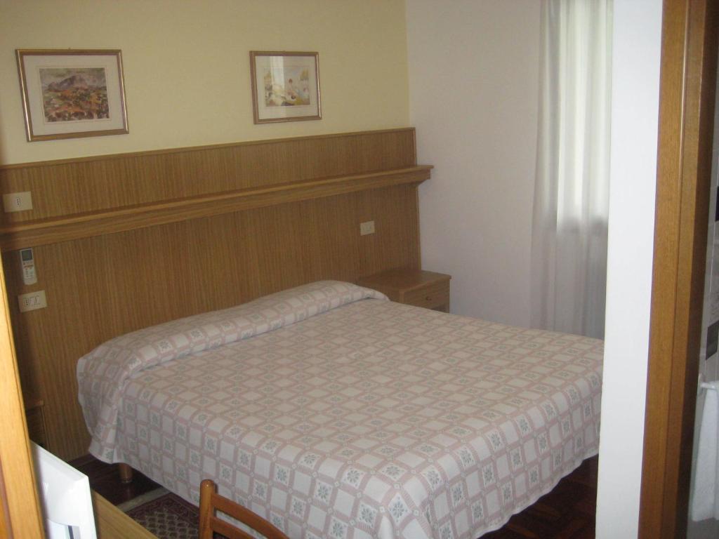 Hotel Ristorante Dotto Varago Pokoj fotografie